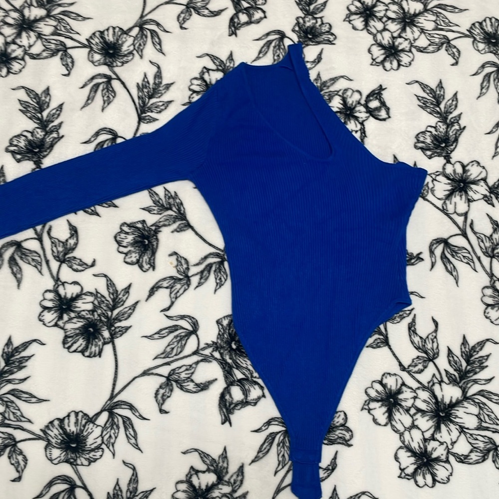 Boohoo one shoulder bodysuit